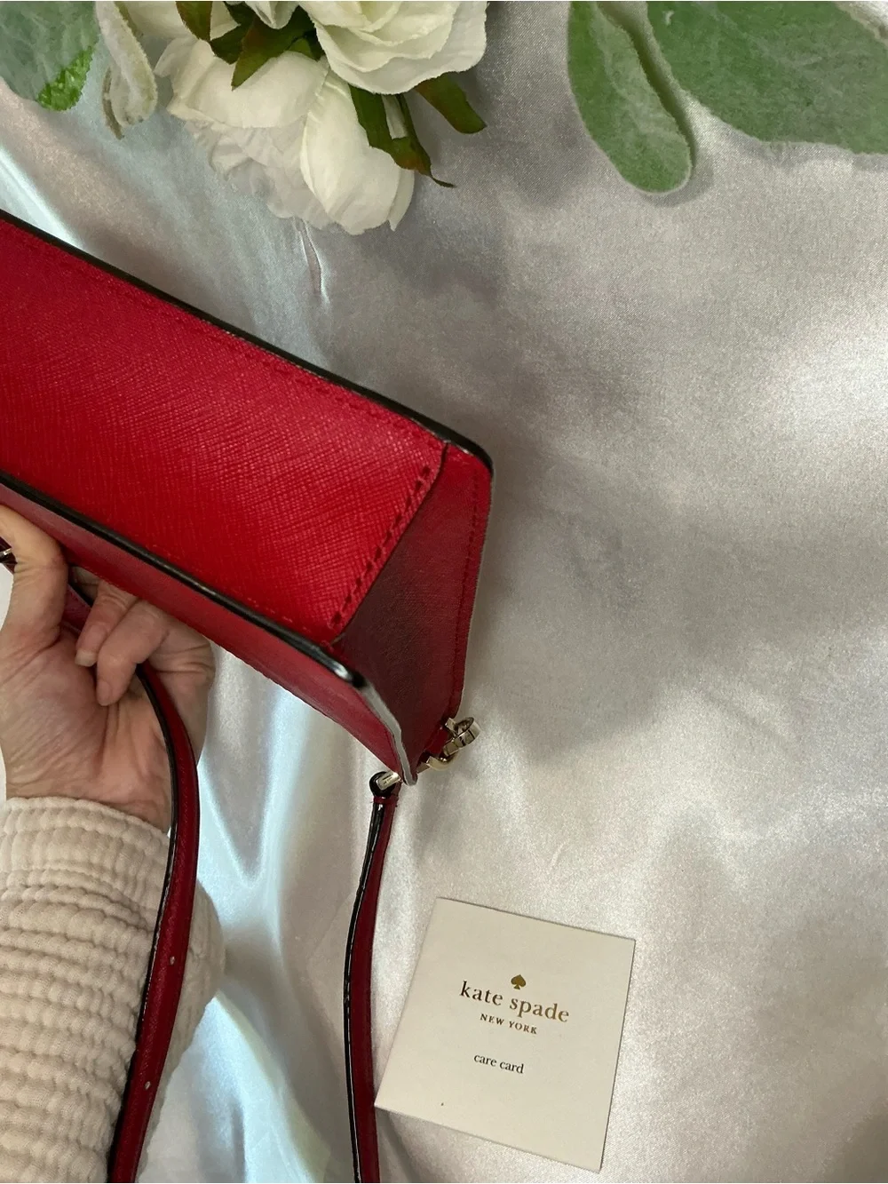 EUC Kate Spade Saffiano Leather Crossbody Gold Hardware with Dustbag